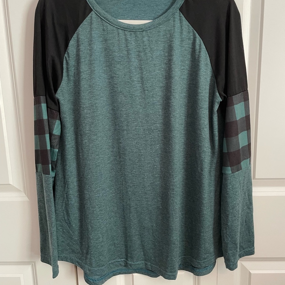 LoveU.Dear Teal and Black Long Sleeve Shirt